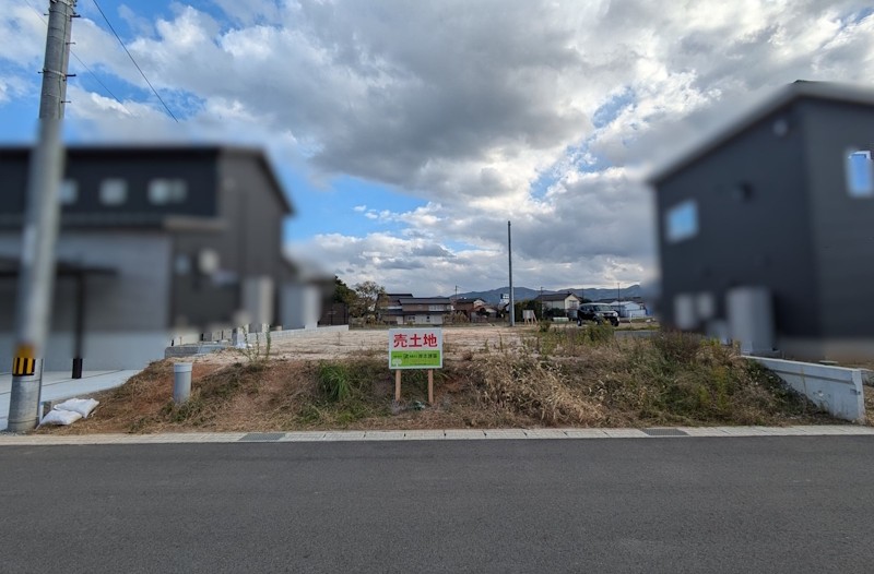 光と景色に恵まれた、日常に寄り添うリバーサイドの土地